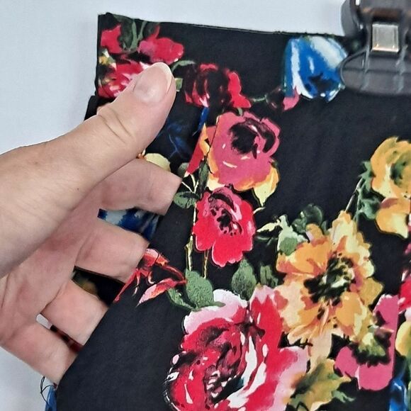 Torrid Ladies Shorts. NWOT - Picture 3 of 9